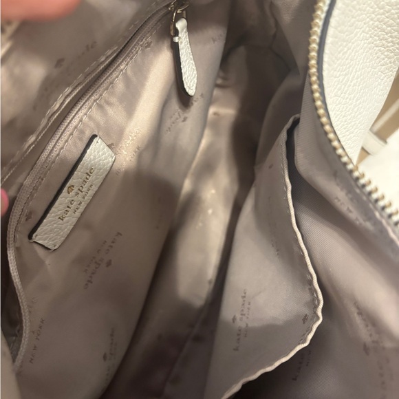 Kate Spade White and Tan Shoulder Bag with Minimalist Design - Picture 5 of 7